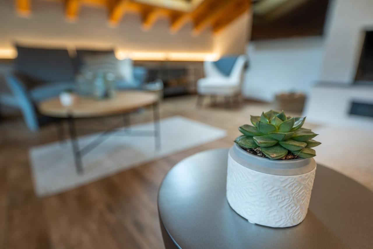 Anita Apartment Zermatt Bagian luar foto